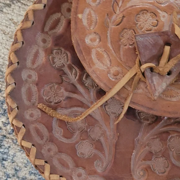 Hand Tooled Vintage Leather Bag - Picture 3 of 16